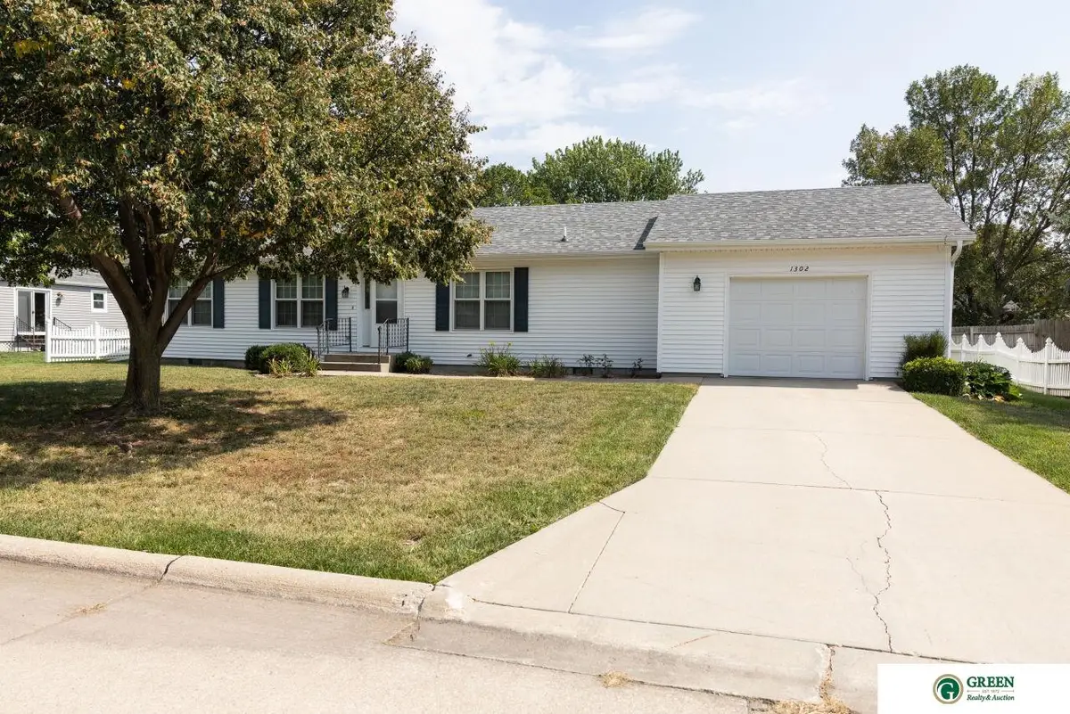1302 N Wisconsin Avenue, York, NE 68467 - Image #1