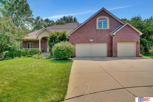 8011 Eastwood Court, Lincoln, NE 68506