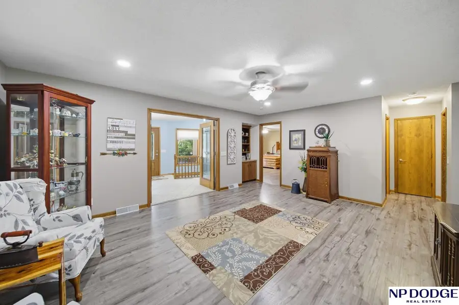 27612 Fontanelle Oaks Circle, Nickerson, NE 68044 - Image #3