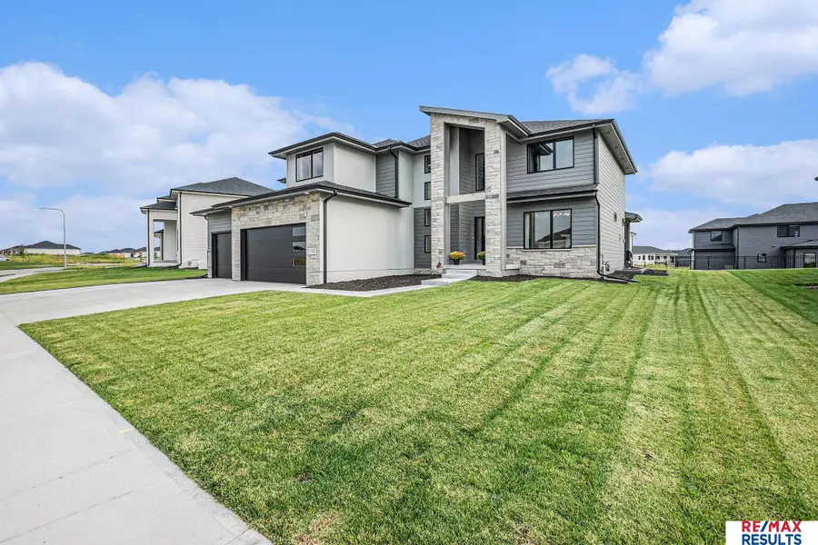 21119 Ellison Avenue, Elkhorn, NE 68022 - #2