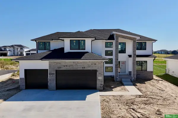 5713 N 198th Street, Elkhorn, NE 68022