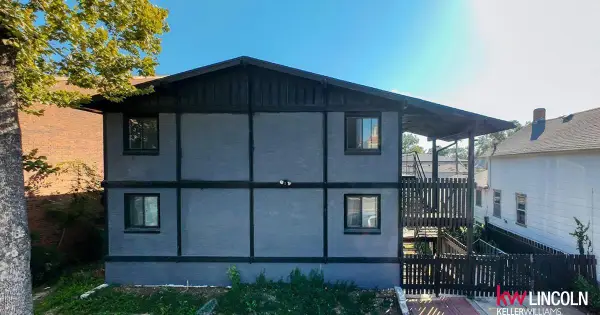 700 S 17th Street, Lincoln, NE 68508