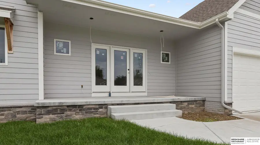 808 Grandview Drive, Louisville, NE 68037 - Image #3