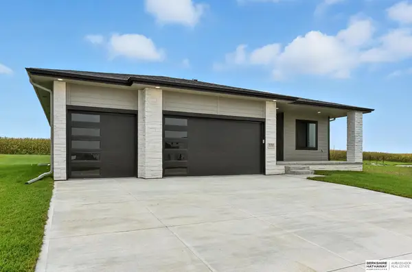 20708 Vernon Avenue, Elkhorn, NE 68022