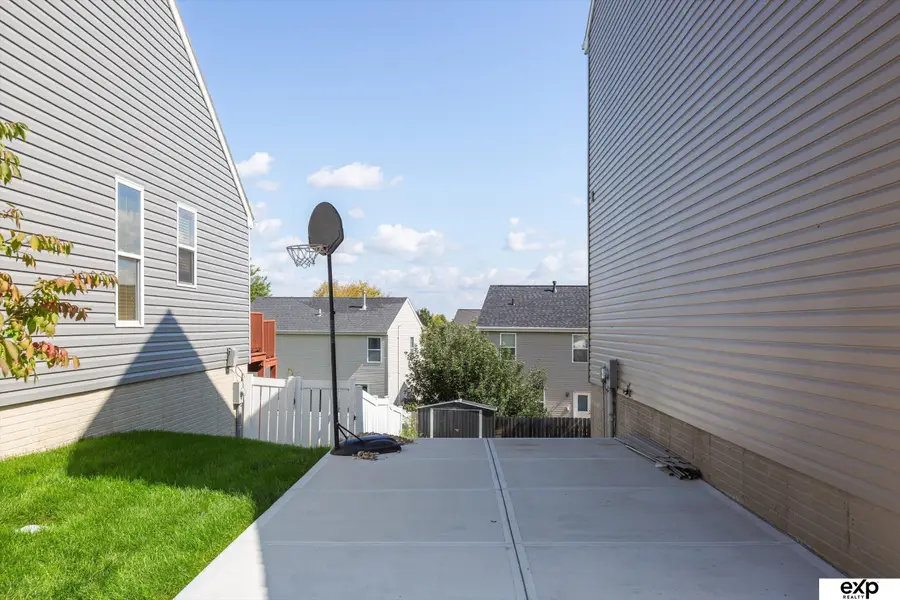 8809 S 167th Street, Richland Viii, NE 68136 - Image #3