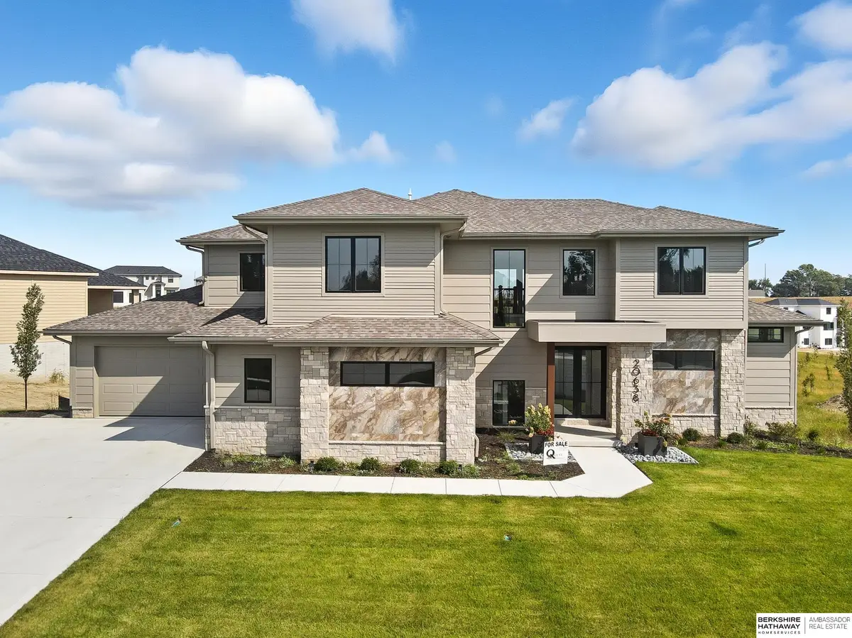 20638 Laurel Avenue, Elkhorn, NE 68022 - Image #1