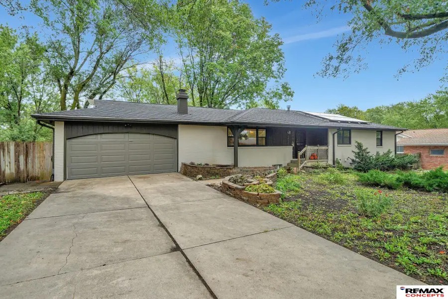 8420 Navajo Trail, Lincoln, NE 68520 - Image #2