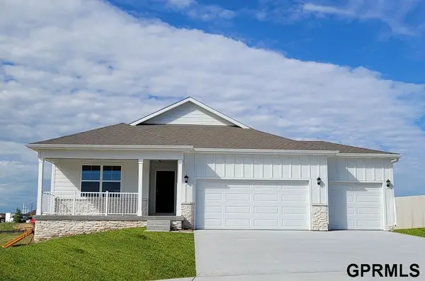 8506 S 184th Avenue, Gretna, NE 68136