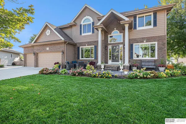 17509 William Circle, Omaha, NE 68130