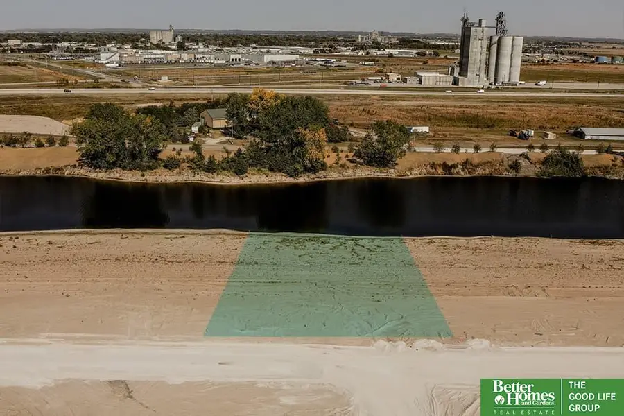 1118 E Sandcherry Road, Omaha, NE 68132 - Image #2