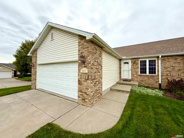 1800 Miranda Court, Lincoln, NE 68512