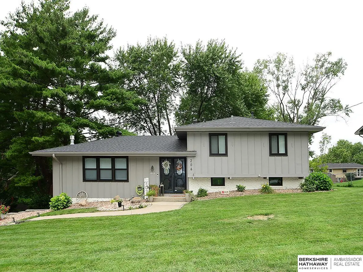 206 Parkview Drive, Council Bluffs, IA 51503 - Image #1