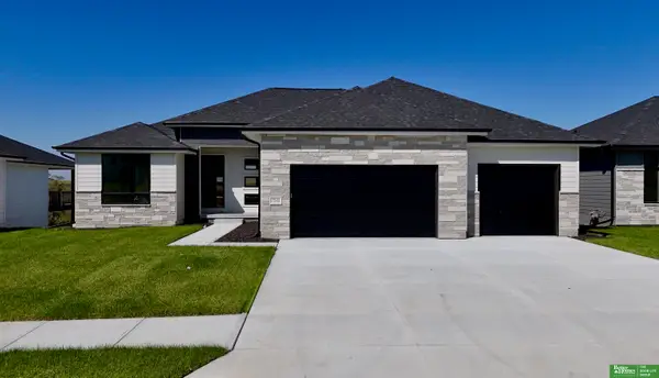 5522 N 213 Avenue, Elkhorn, NE 68022