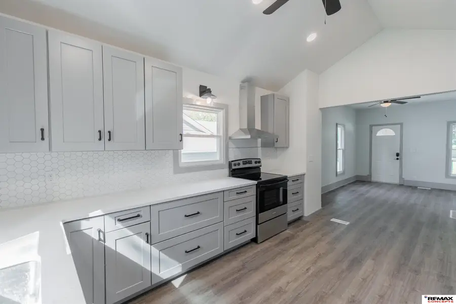 5227 Spruce Street, Lincoln, NE 68516 - Image #3