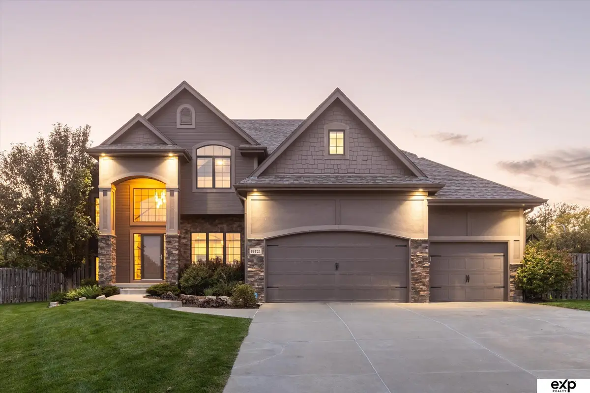 19721 O Circle, Omaha, NE 68135 - Image #1