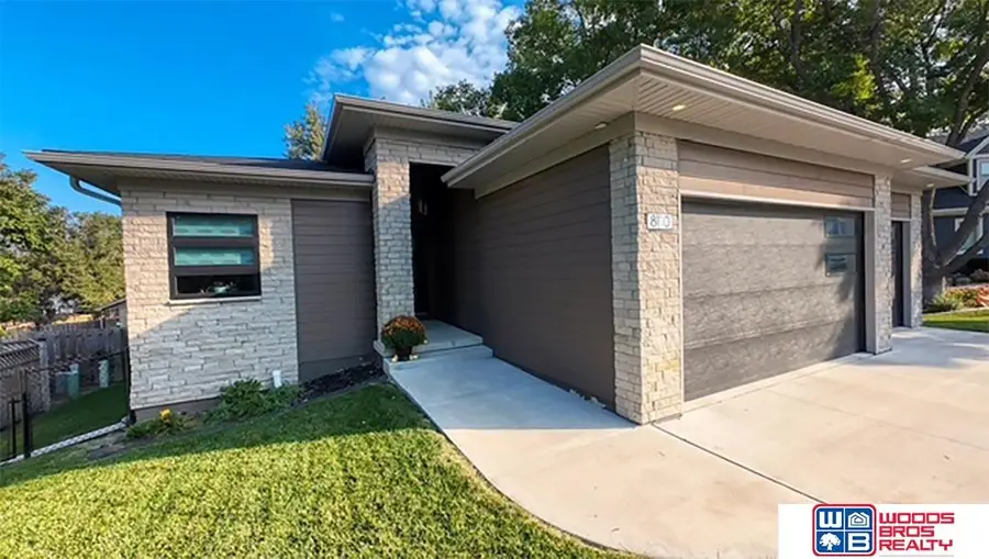 8110 Cooper Court, Lincoln, NE 68506 - Image #2
