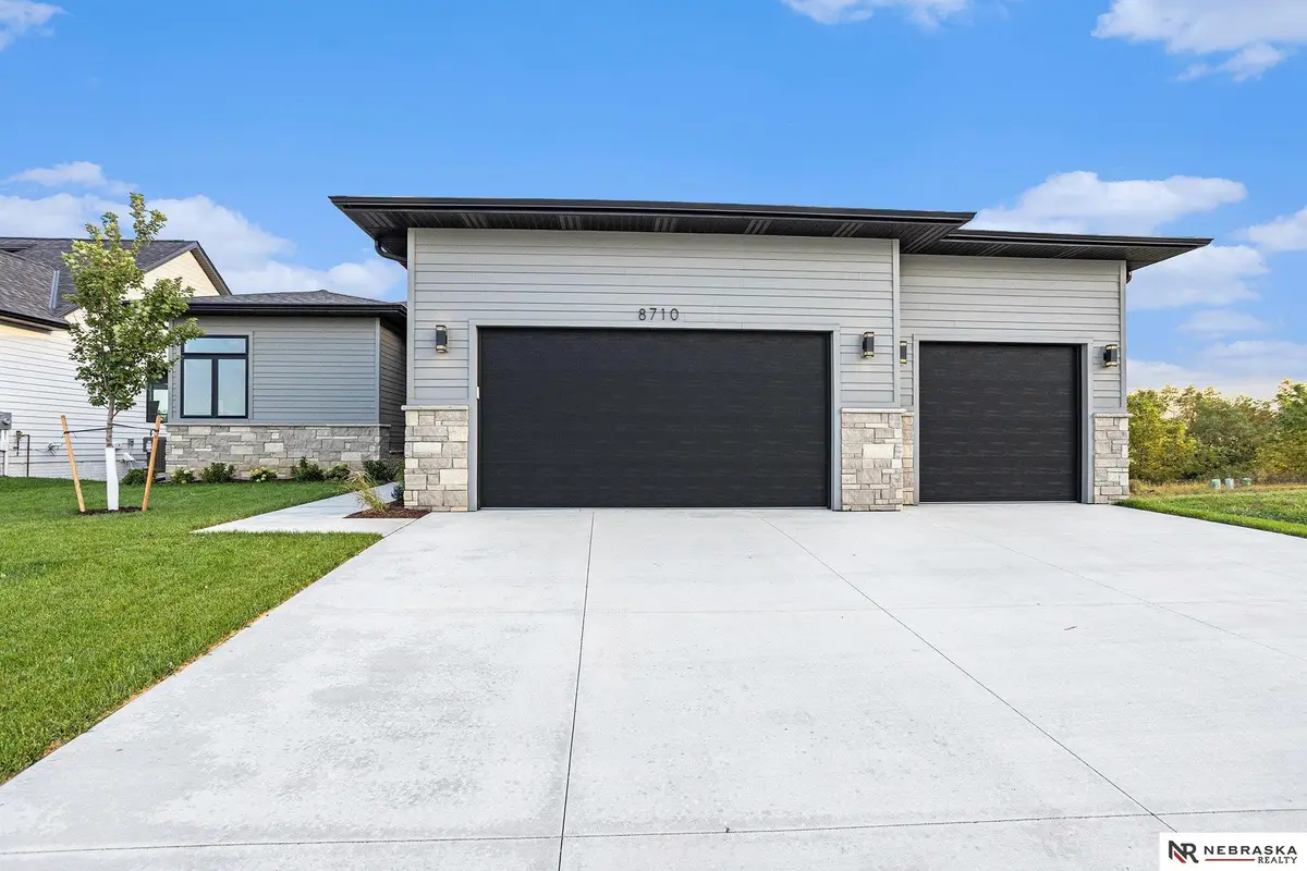 8710 Dragonfly Lane, Lincoln, NE 68526 - Image #1