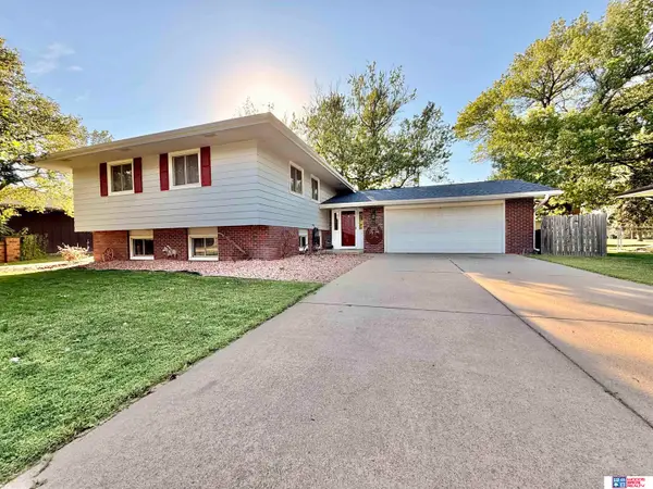 1643 N 2nd Street, Seward, NE 68434