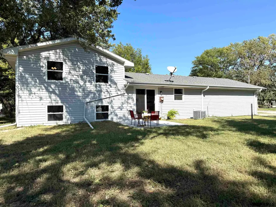 1141 B Street, Geneva, NE 68361 - Image #2