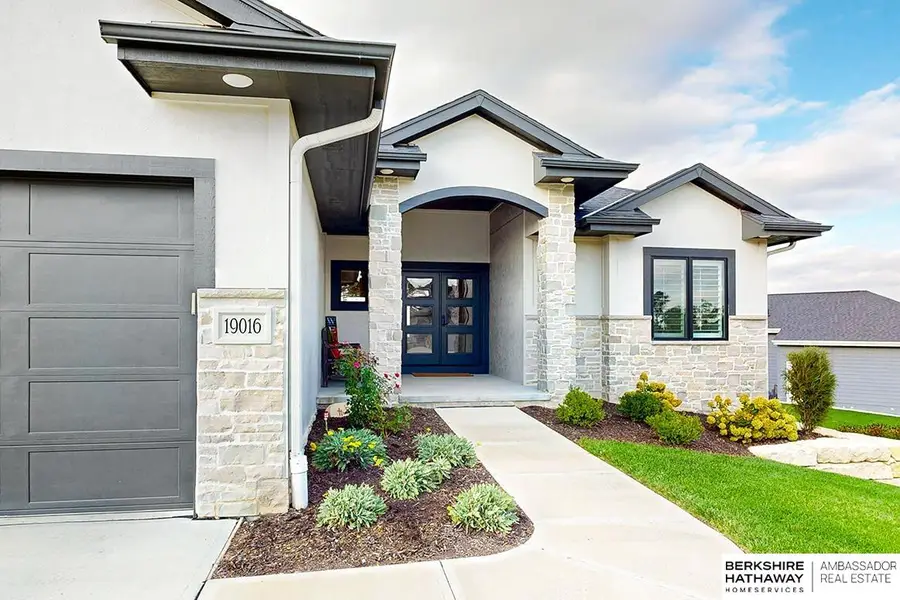 19016 Hazelnut Drive, Gretna, NE 68028 - Image #2