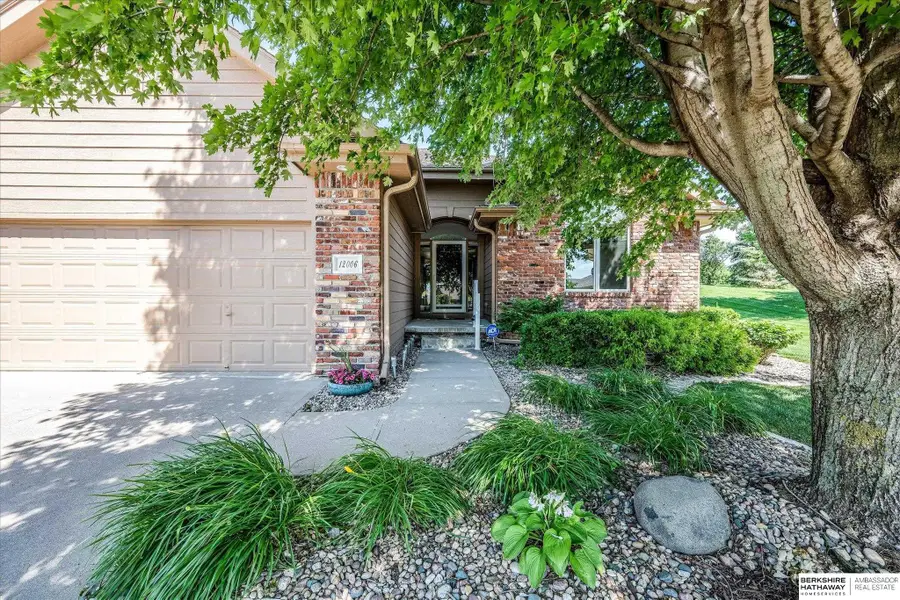 12006 Vane Circle, Omaha, NE 68142 - Image #2