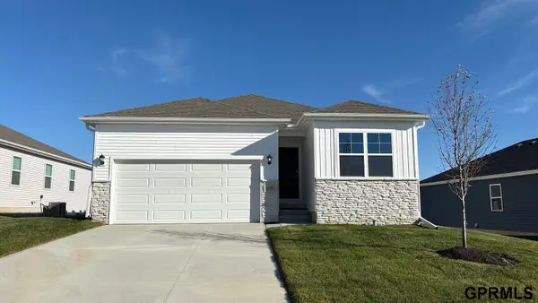 8809 S 185th Street, Gretna, NE 68136