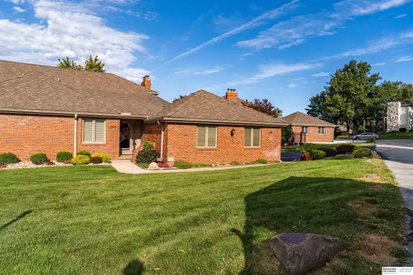 11805 Adams Plaza, Omaha, NE 68137