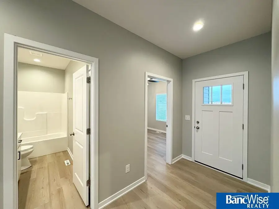 8911 S 42nd Street, Lincoln, NE 68516 - Image #3