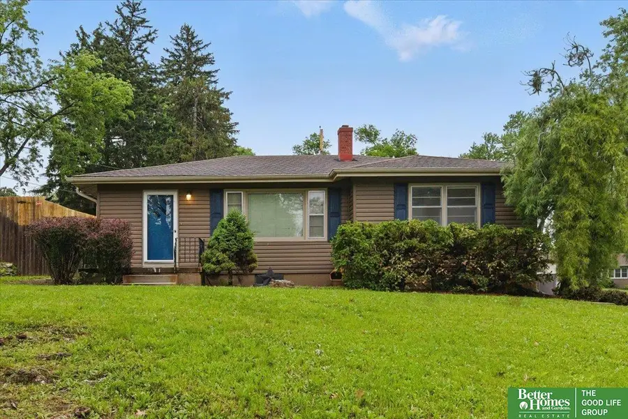 8806 Nicholas Street, Omaha, NE 68114 - Image #2