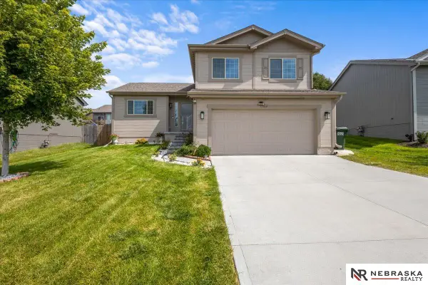 7713 N 82nd Street, Omaha, NE 68122