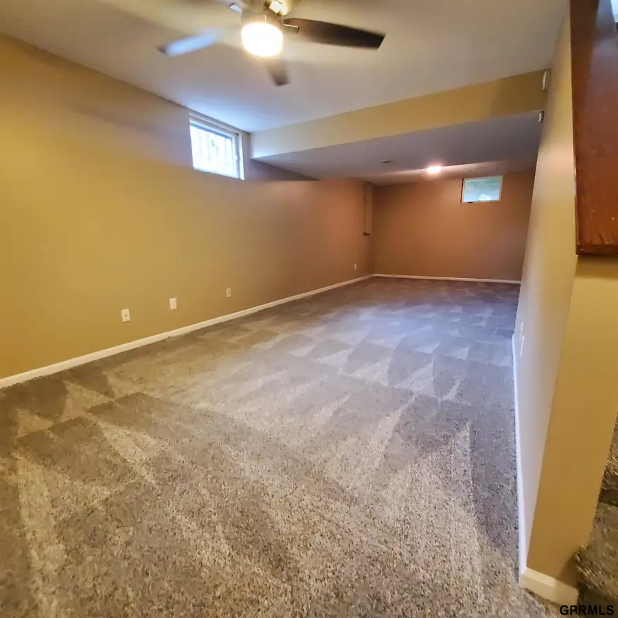 17111 Hickory Circle, Omaha, NE 68130 - Image #3