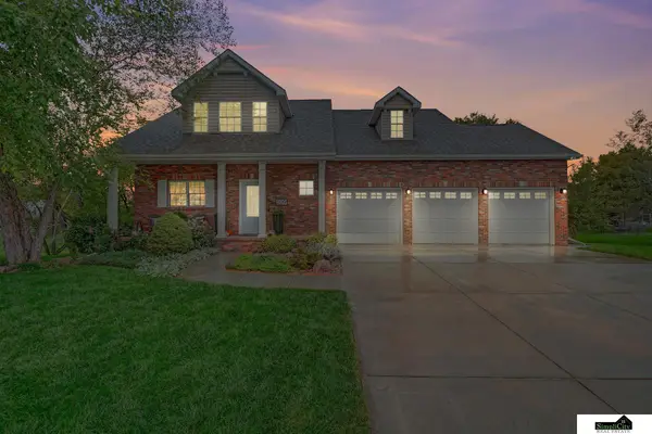 109 Scotts Creek Place, Hickman, NE 68372