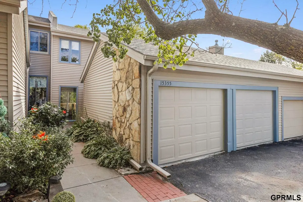 15355 Mason Plaza, Omaha, NE 68154 - Image #1