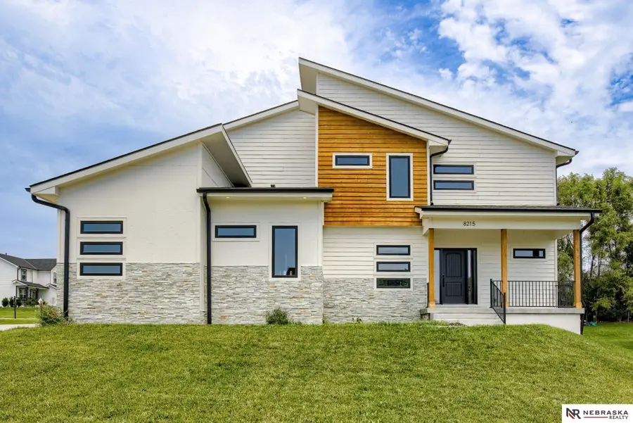 8215 N 166th Street, Bennington, NE 68007 - Image #2