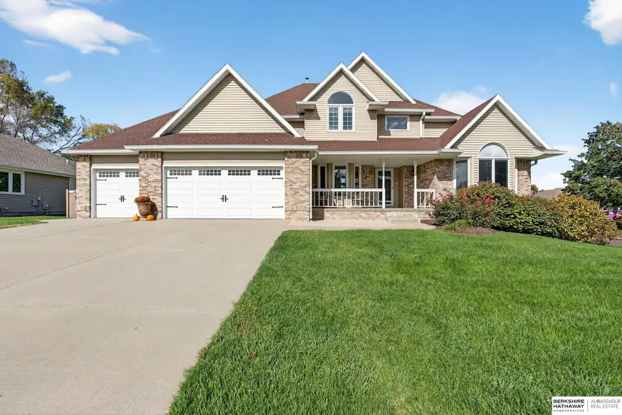 310 Fox Creek Lane, Papillion, NE 68046 - Image #2
