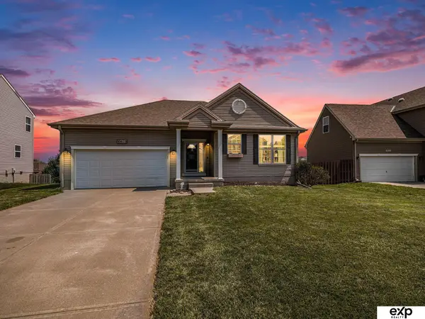 10623 S 110th Avenue, Papillion, NE 68046