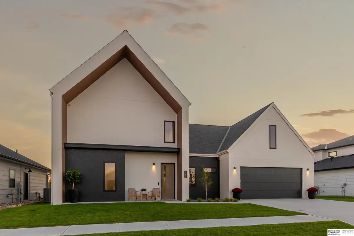 28443 Laurel Circle, Valley, NE 68064 - Image #1