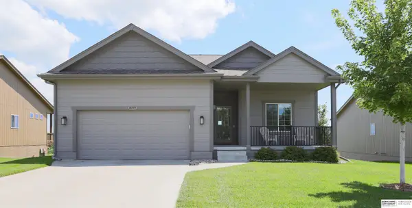 18595 Robin Drive, Gretna, NE 68136