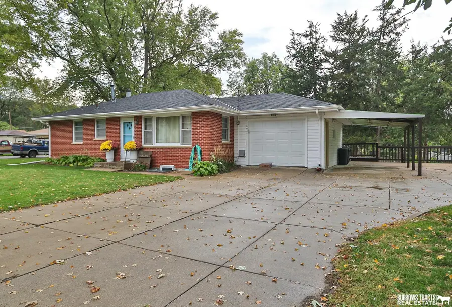6045 Leighton Avenue, Lincoln, NE 68505 - Image #2