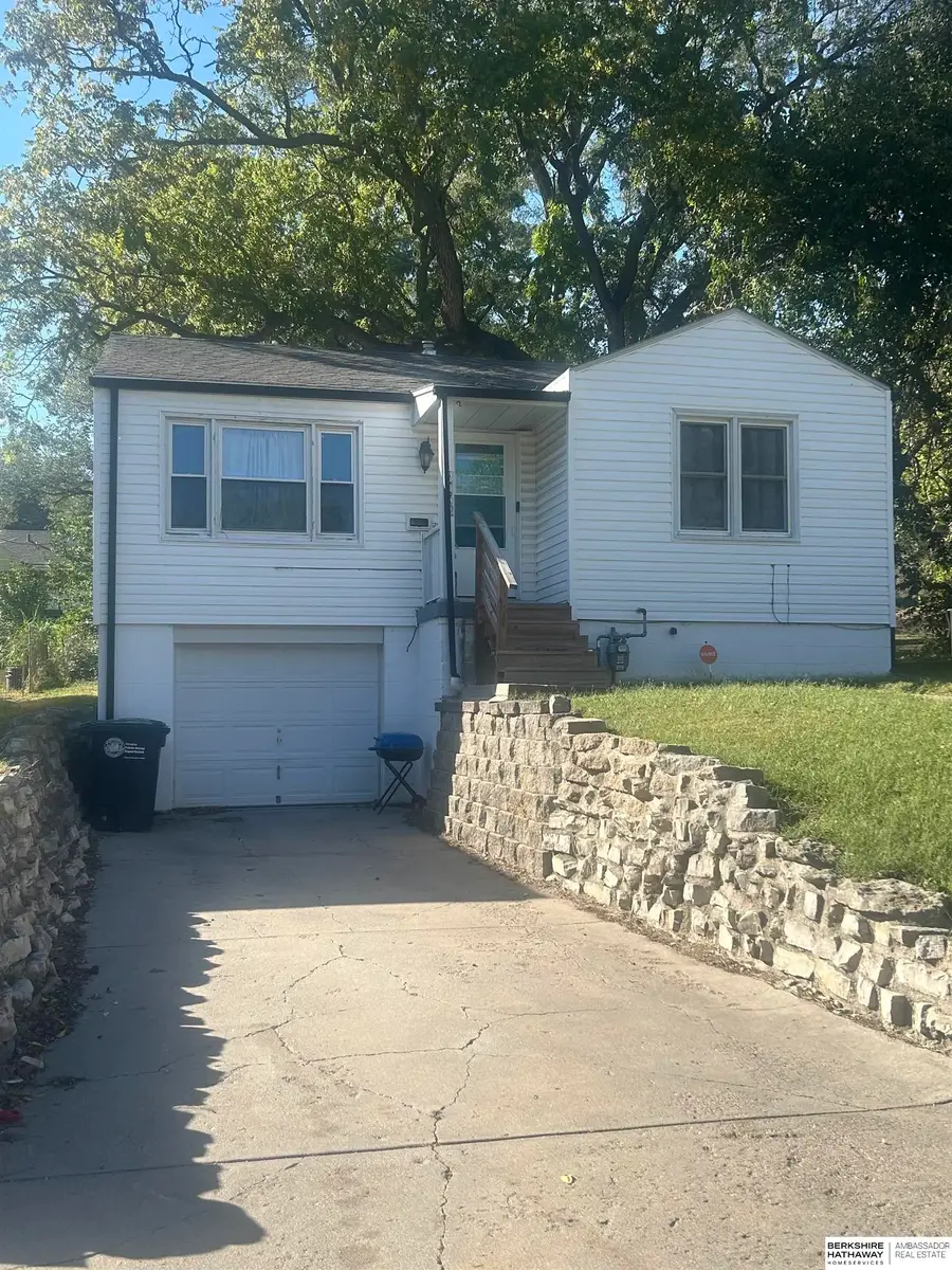 3342 N 41st Street, Omaha, NE 68111 - Image #2