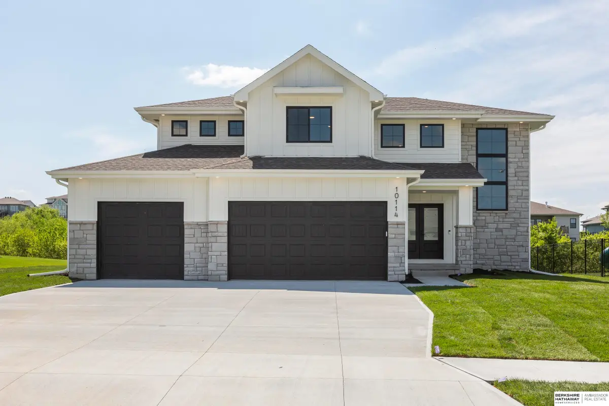 18907 Devonshire Drive, Gretna, NE 68028 - Image #1
