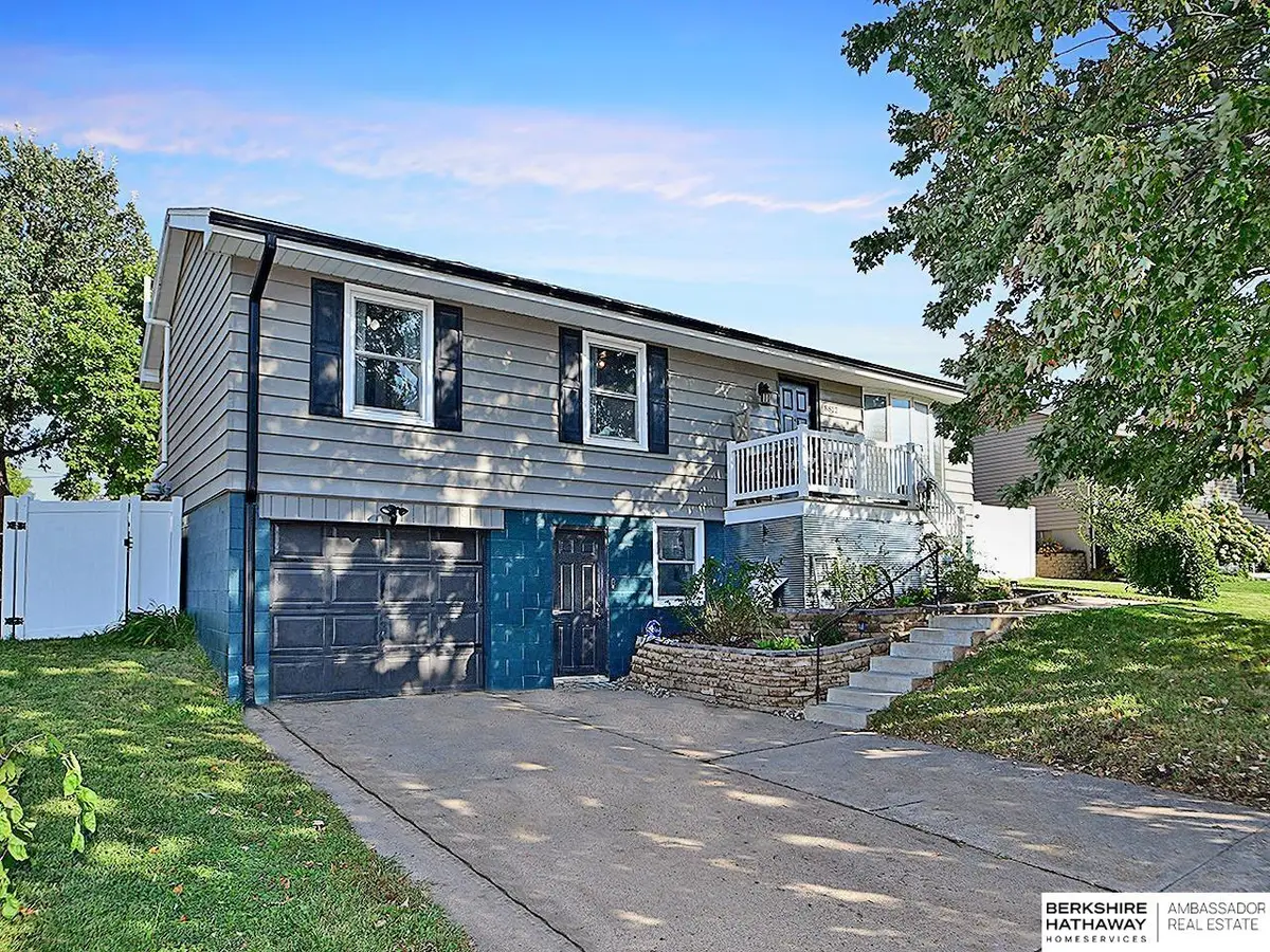8812 Keystone Drive, Omaha, NE 68134 - Image #1