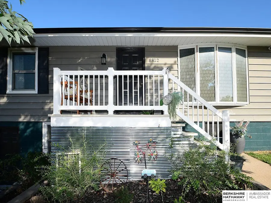 8812 Keystone Drive, Omaha, NE 68134 - Image #3