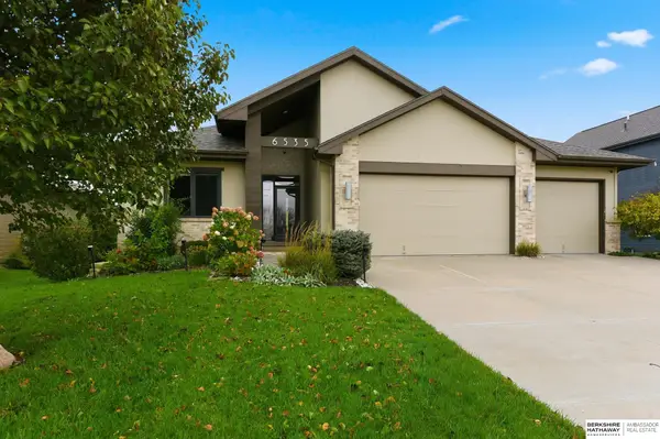 6535 N 157 Street, Omaha, NE 68116