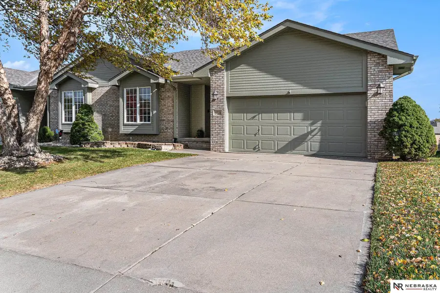 5721 N 167th Circle, Omaha, NE 68116 - Image #2