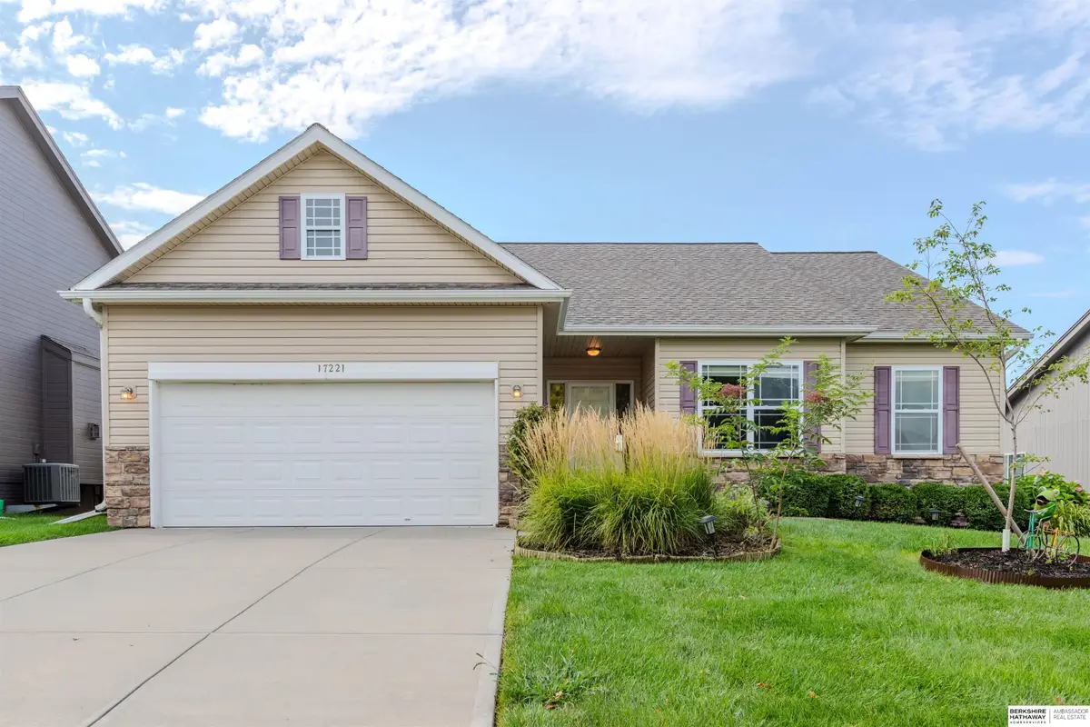 17221 Musket Street, Omaha, NE 68136 - Image #1