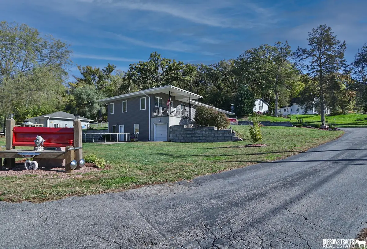 300 E Eldora Avenue, Weeping Water, NE 68463 - Image #1