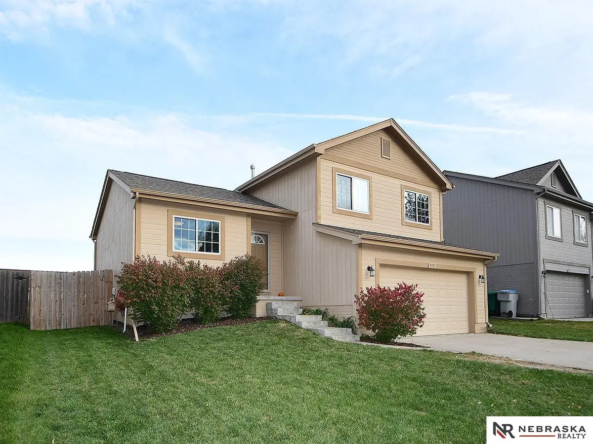 9138 Summit Street, Omaha, NE 68122 - Image #1