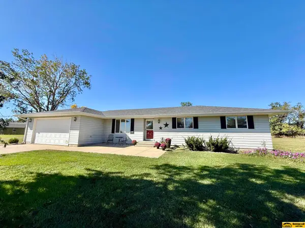 71065 571 Avenue, Fairbury, NE 68352