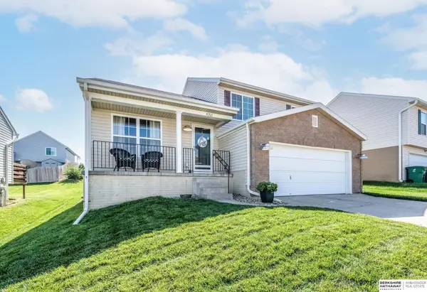 8753 Quest Street, Omaha, NE 68122